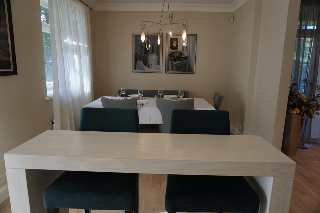 Wooden Villa Apartments Jūrkalne Екстериор снимка