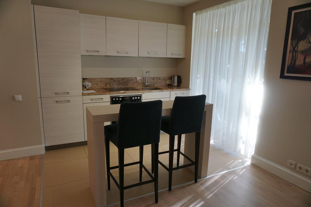Wooden Villa Apartments Jūrkalne Екстериор снимка