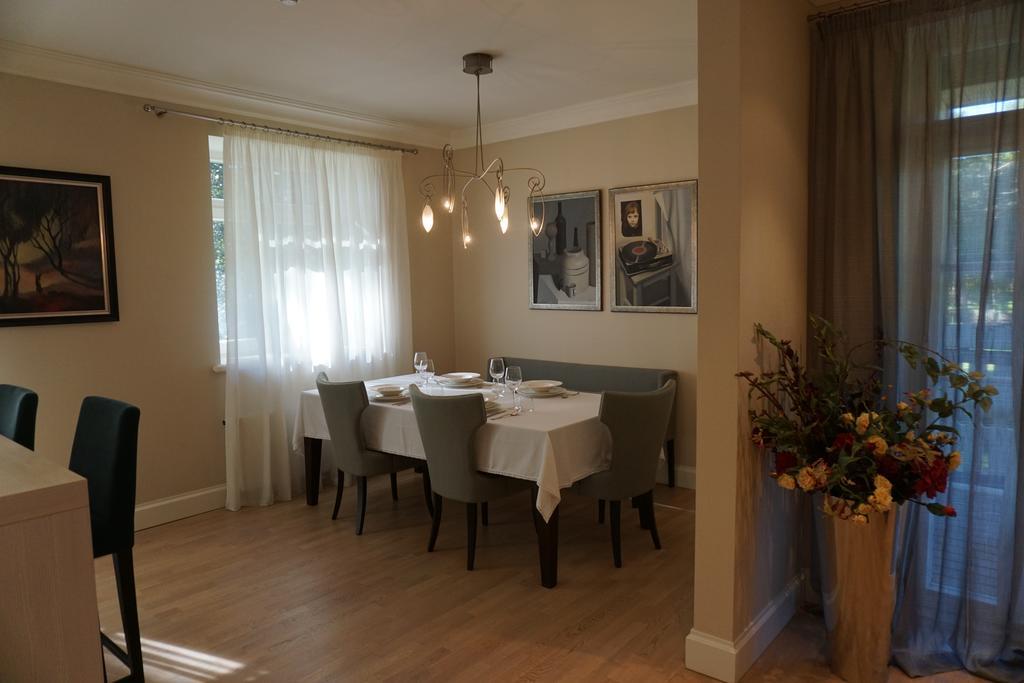 Wooden Villa Apartments Jūrkalne Екстериор снимка