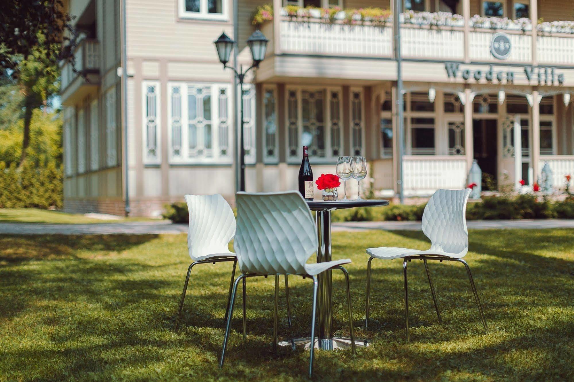 Wooden Villa Apartments Jūrkalne Екстериор снимка