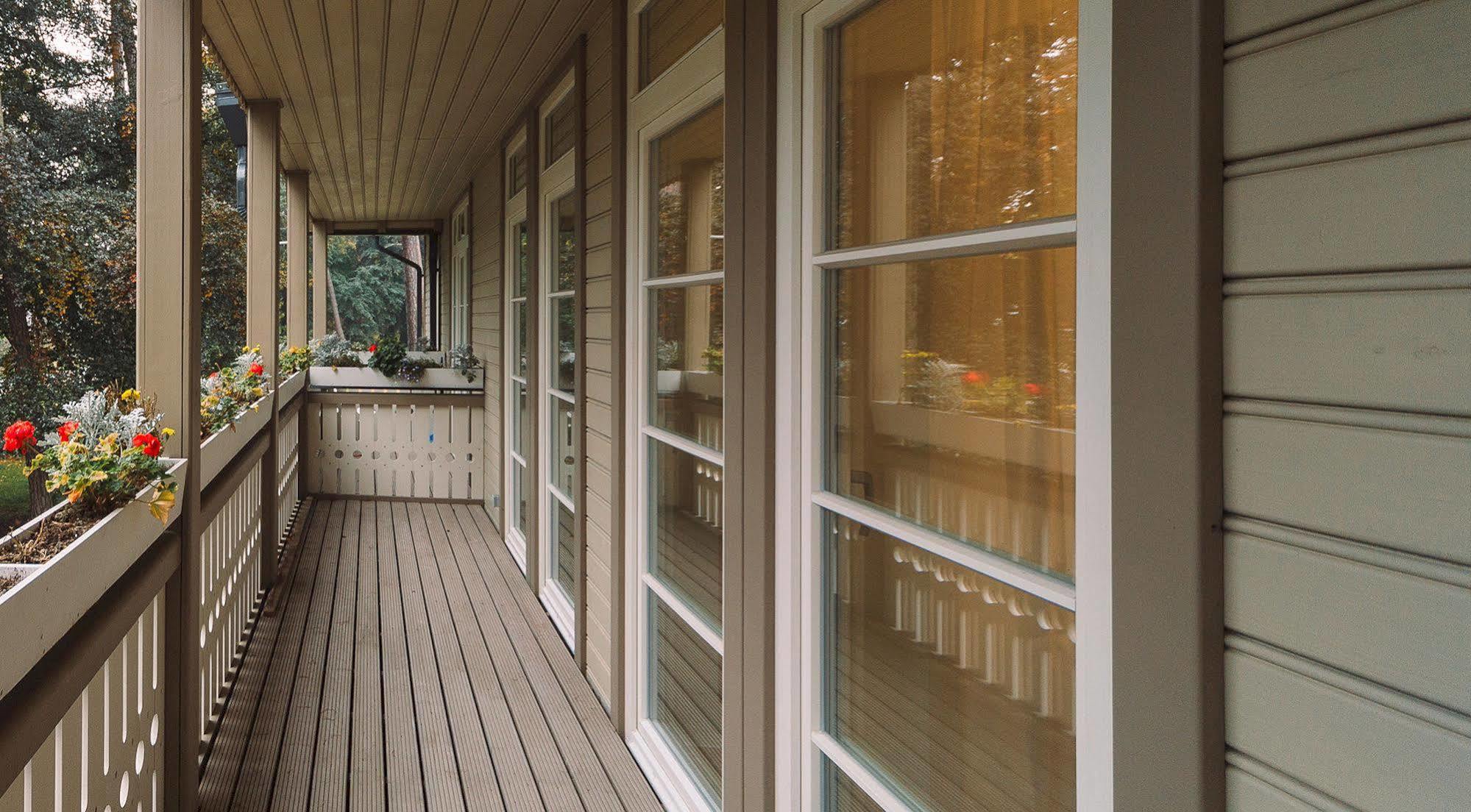 Wooden Villa Apartments Jūrkalne Екстериор снимка